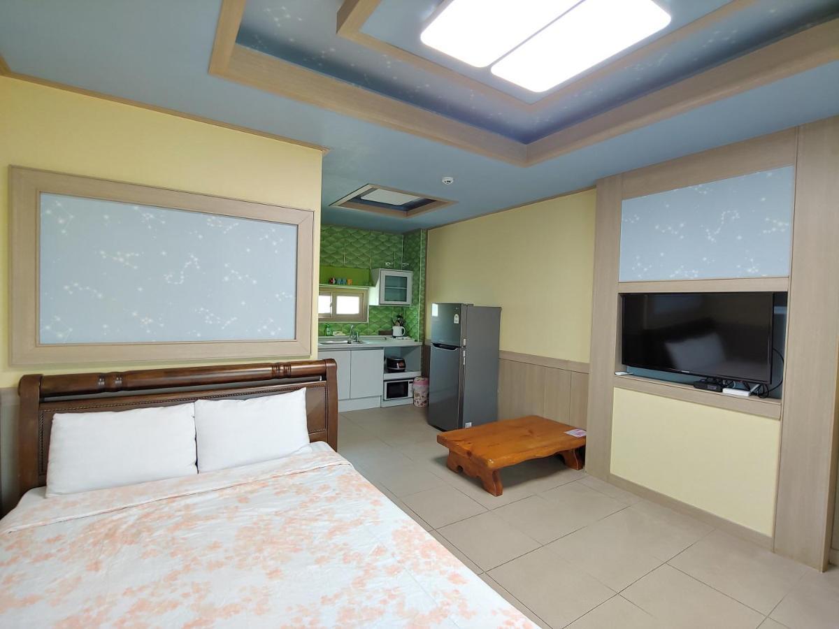 Gyulhouse Pension Seogwipo-stad Buitenkant foto