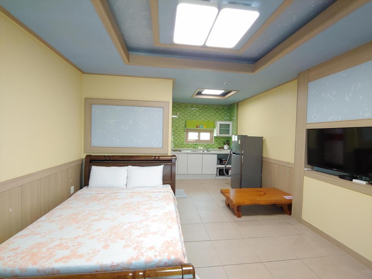 Gyulhouse Pension Seogwipo-stad Buitenkant foto