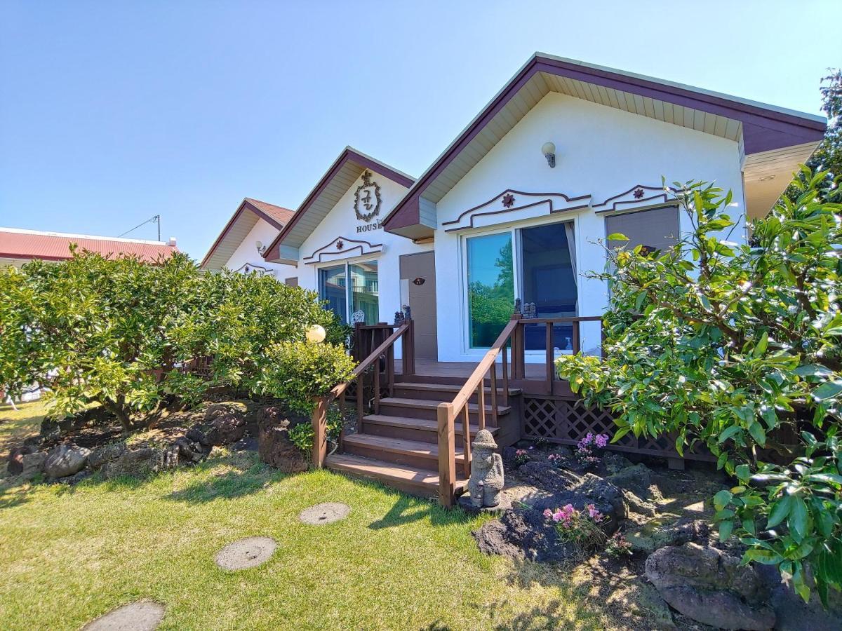 Gyulhouse Pension Seogwipo-stad Buitenkant foto