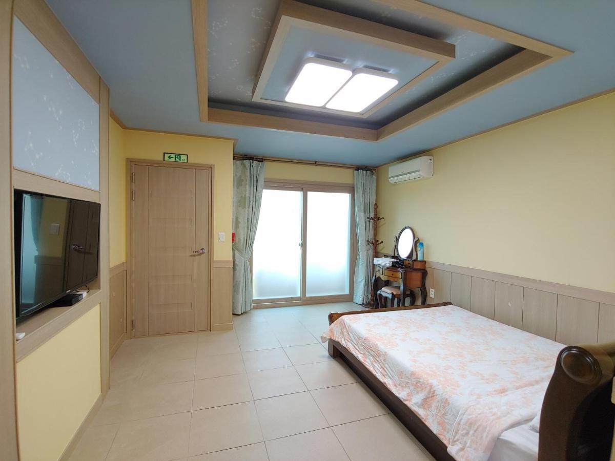 Gyulhouse Pension Seogwipo-stad Buitenkant foto