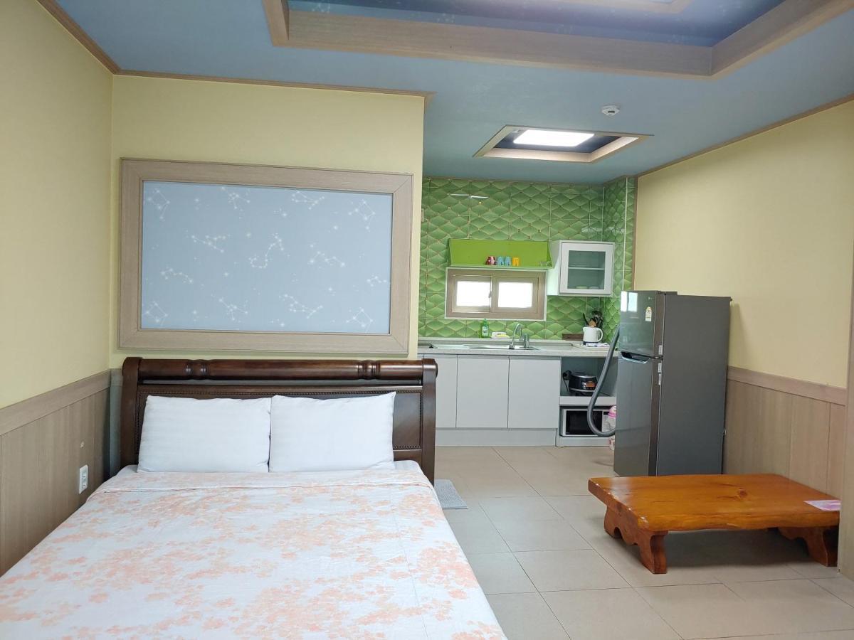 Gyulhouse Pension Seogwipo-stad Buitenkant foto