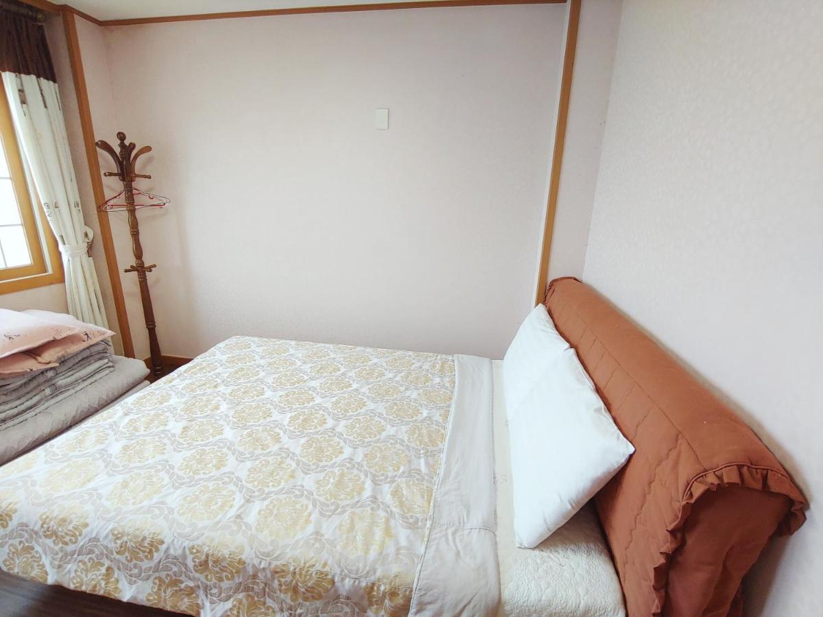 Gyulhouse Pension Seogwipo-stad Buitenkant foto