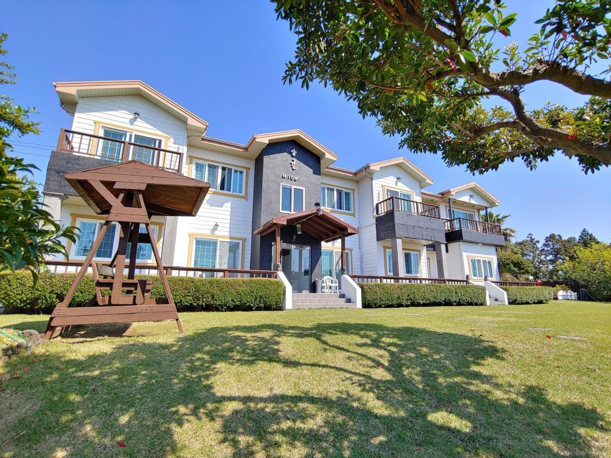 Gyulhouse Pension Seogwipo-stad Buitenkant foto