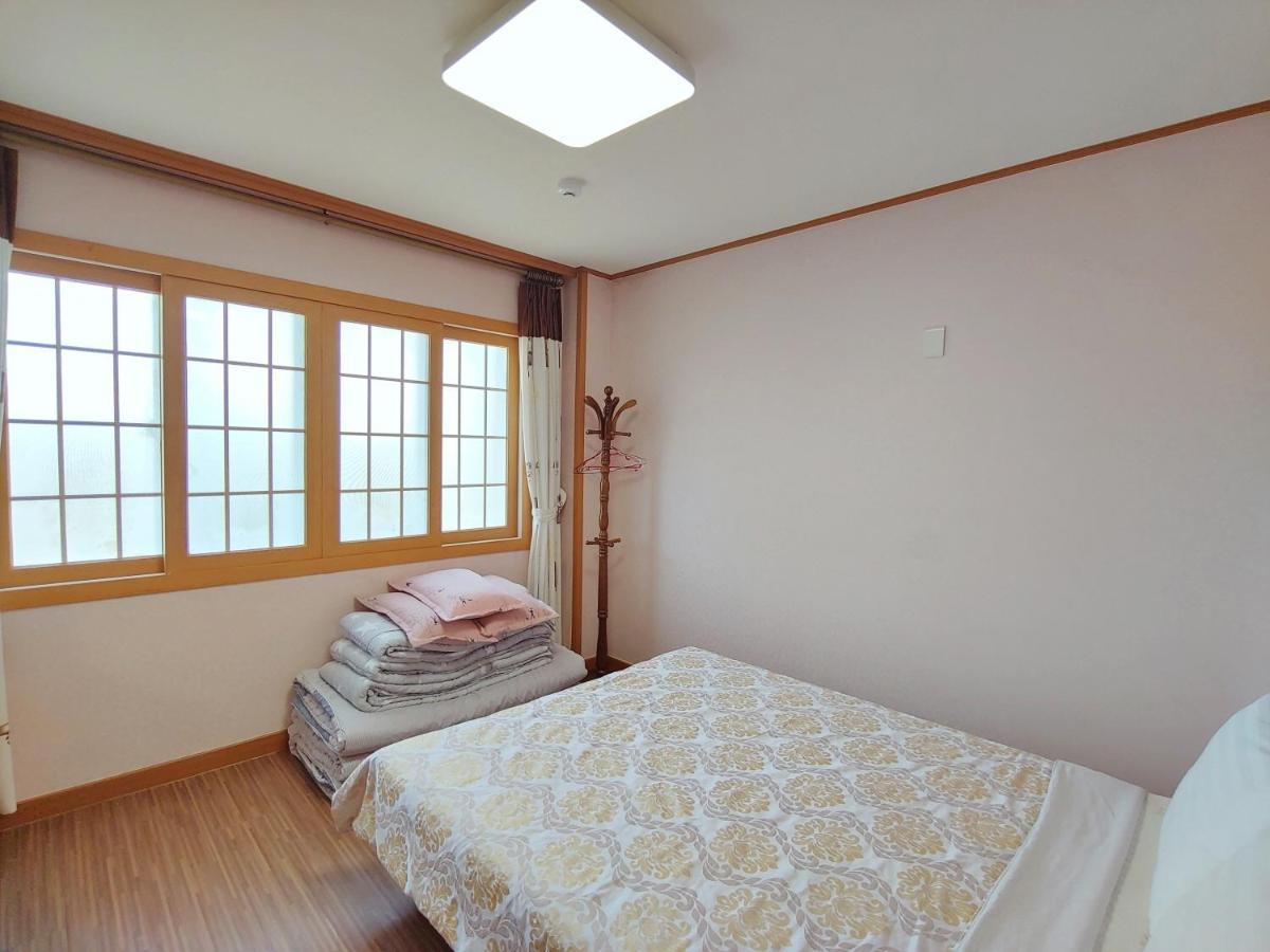 Gyulhouse Pension Seogwipo-stad Buitenkant foto