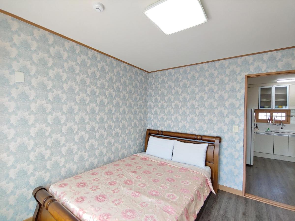 Gyulhouse Pension Seogwipo-stad Buitenkant foto