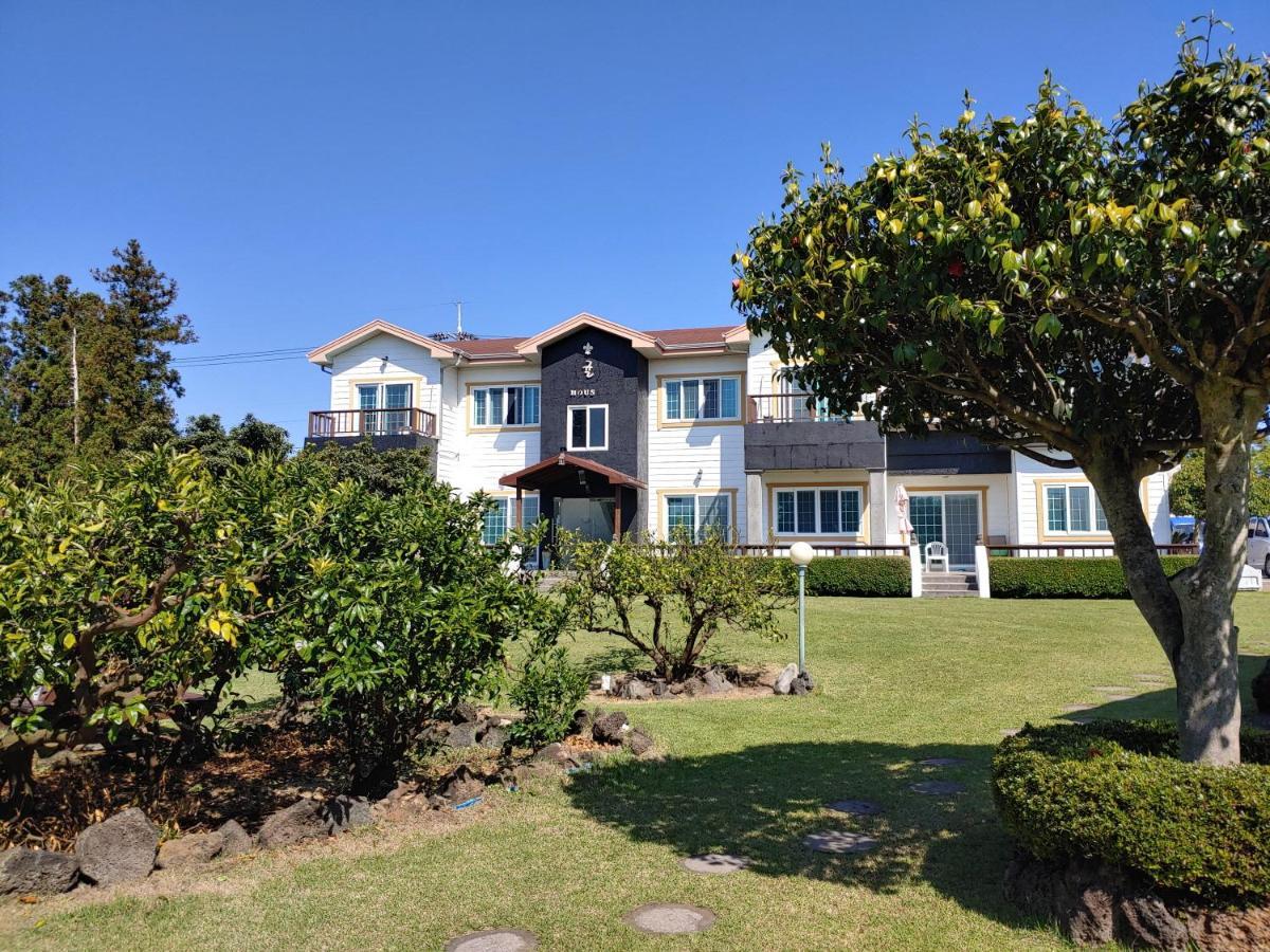 Gyulhouse Pension Seogwipo-stad Buitenkant foto